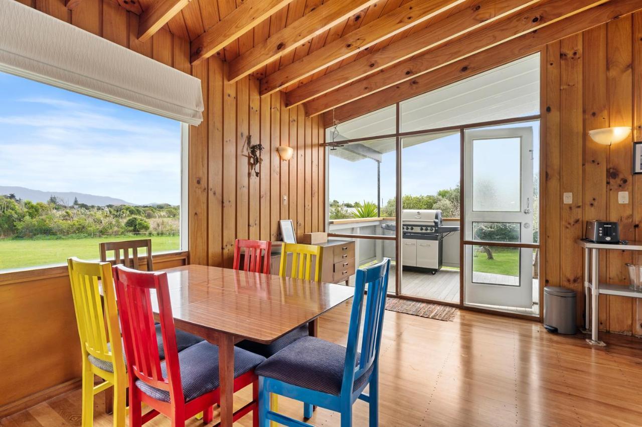 Queenie - Waikanae Beach Holiday Home Exterior photo