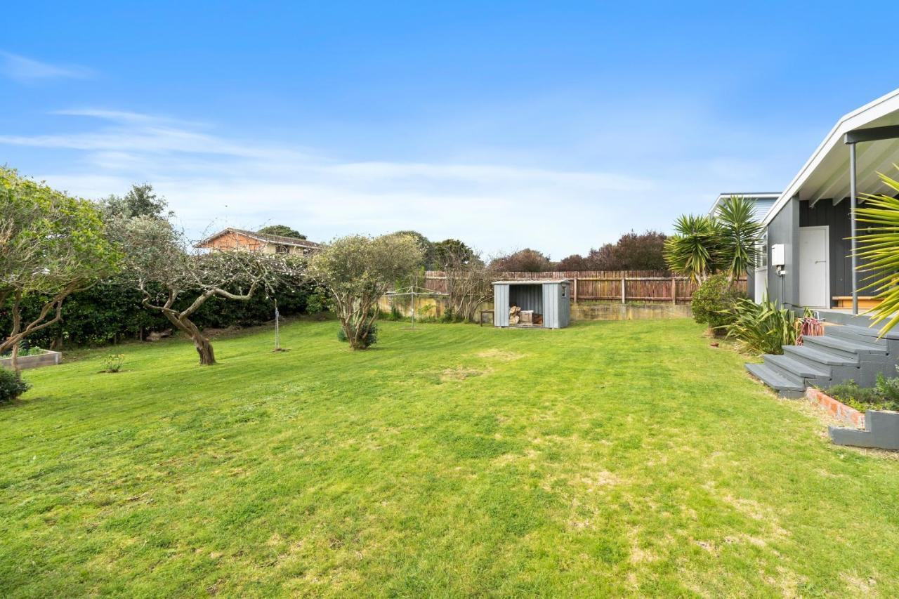 Queenie - Waikanae Beach Holiday Home Exterior photo