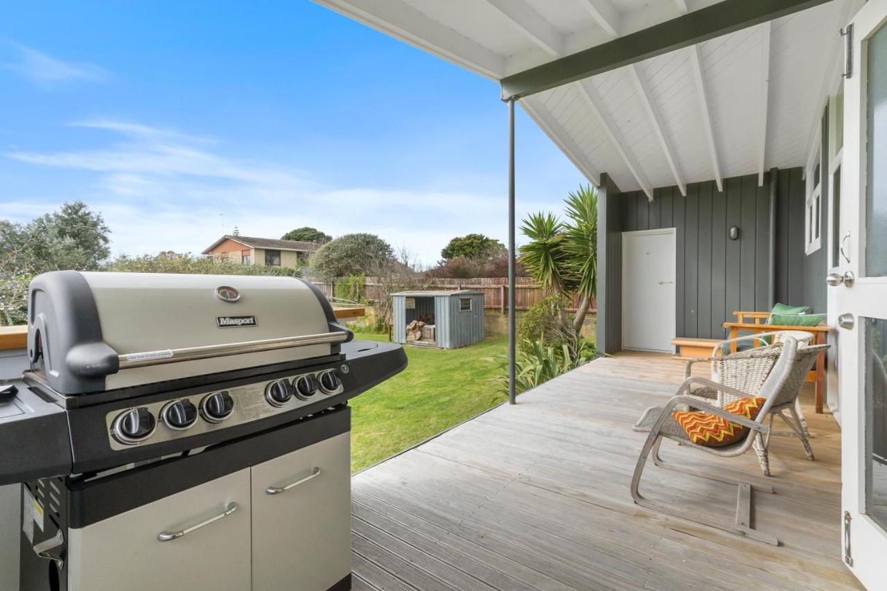 Queenie - Waikanae Beach Holiday Home Exterior photo